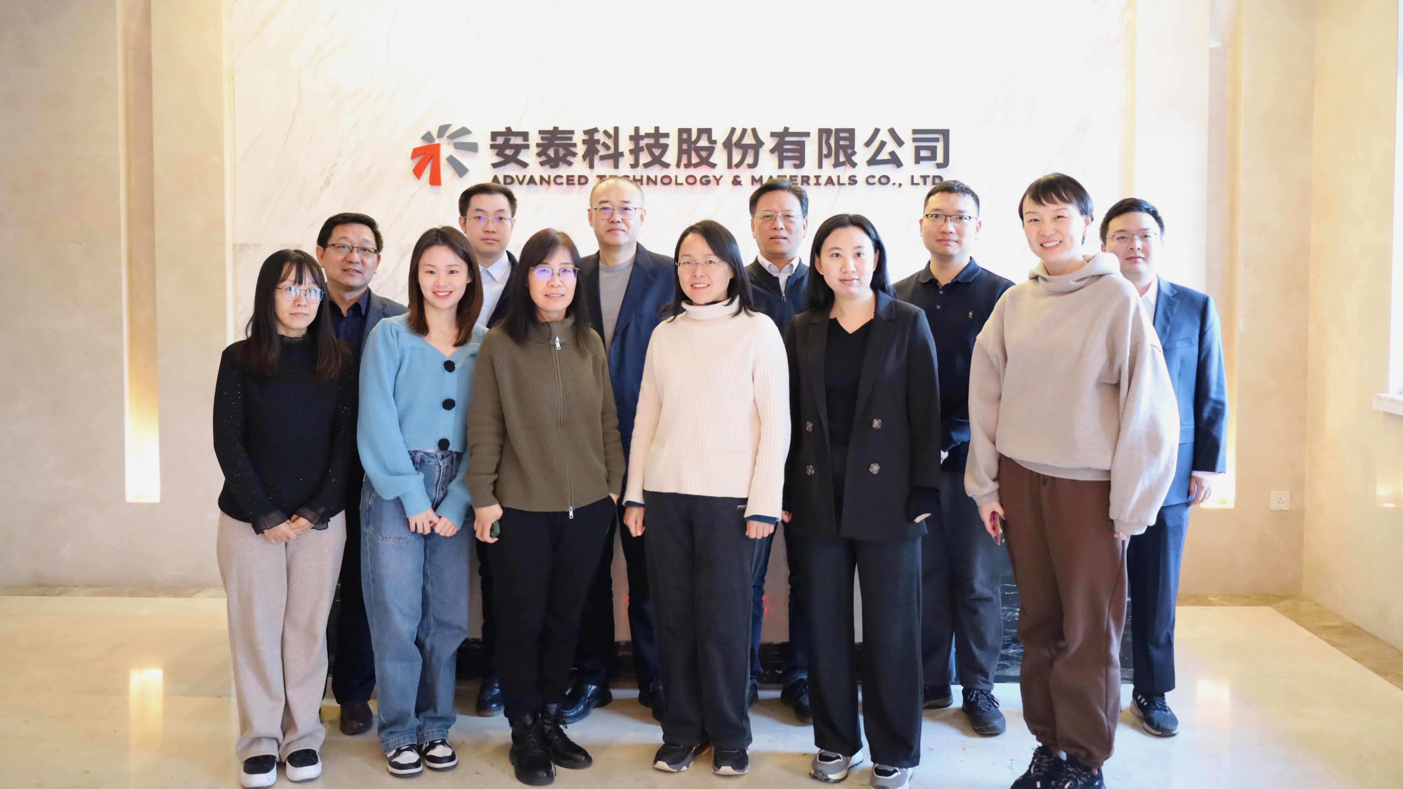 04優秀班組-公司司庫工作組.jpg 04優秀班組-公司司庫工作組.jpg